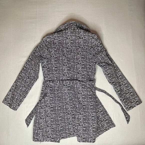 Denver Hayes Black and White Belted Pattern Coat – Size Medium - Picture 3 of 7